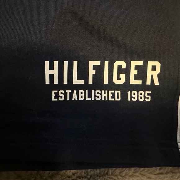 NWT - TOMMY HILFIGER XL MENS COTTON DRAWSTRING SHORTS - Picture 4 of 5